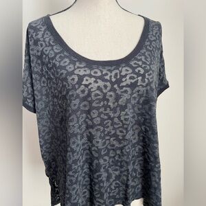 Tyler Jacobs Feel the Piece Black Animal Print Top, Size M/L